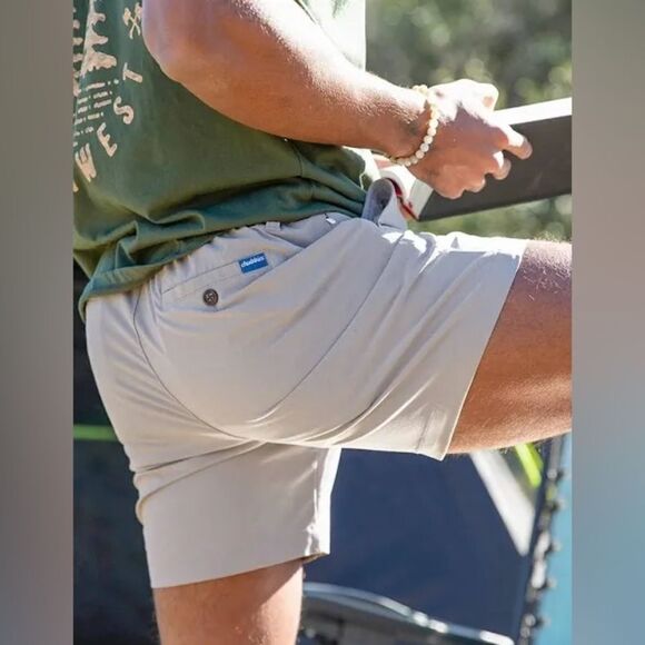 Chubbies Tan Cargo Shorts Relaxed Fit Lightweight Medium - Picture 1 of 11